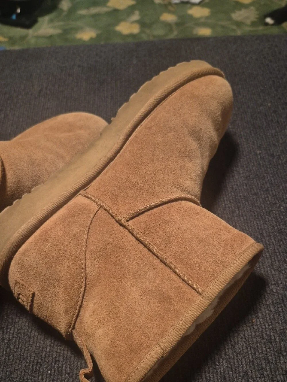 UGG Kids Short Suede Boots in Chestnut